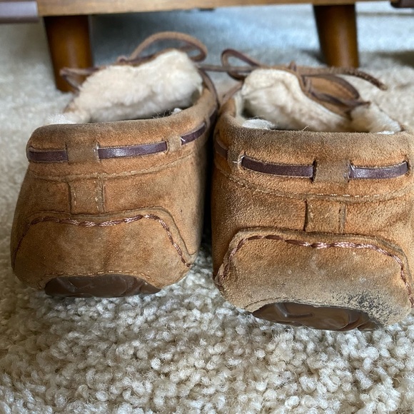 Ugg Dakota Suede Sheepskin Slipper Moccasin in Chestnut - Picture 7 of 8